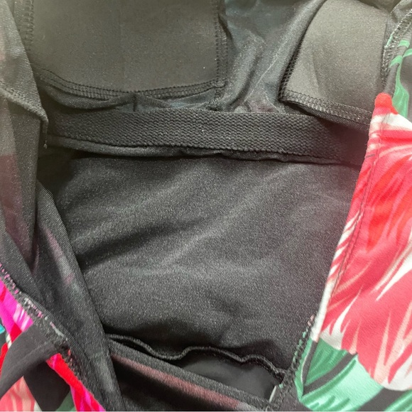 NWOT Sonnet Shores Floral Black One Piece Swimsuit Bathing Suit . WORN ONCE!!!! - Picture 15 of 15